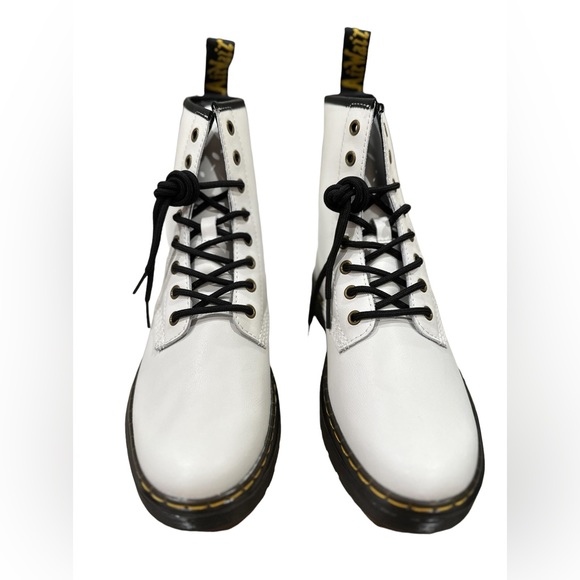 Doc Martens Zavala 8-Eyelet Combat Boots SIZE: 8 US M - Picture 3 of 8